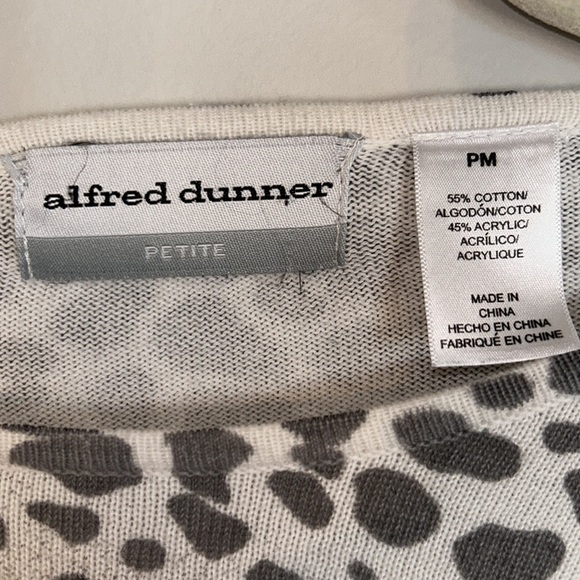 Alfred Dunner Animal Print Lightweight Sweater Size PM - Picture 3 of 6
